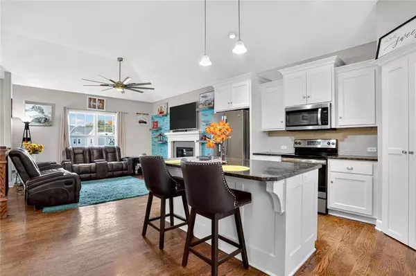 1402 NE 182nd ST, Smithville, MO 64089