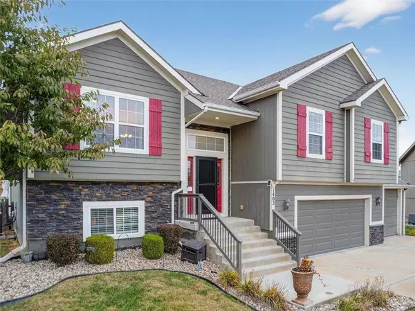 1402 NE 182nd ST, Smithville, MO 64089