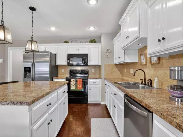 11682 N Ewing AVE, Kansas City, MO 64156