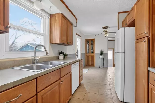 3701 N Cypress AVE, Kansas City, MO 64117