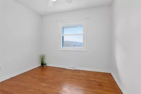 3701 N Cypress AVE, Kansas City, MO 64117