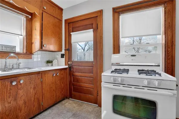 901 NE 83rd ST, Kansas City, MO 64118