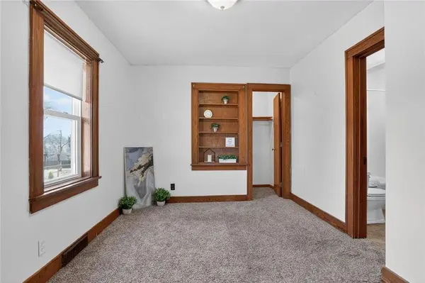 901 NE 83rd ST, Kansas City, MO 64118