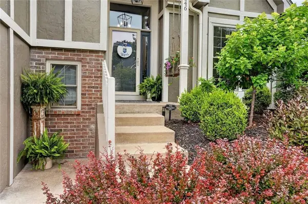 7646 N Pomona AVE, Kansas City, MO 64152