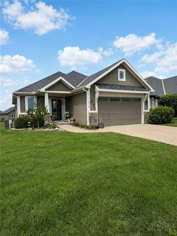 6118 NW 95th ST, Kansas City, MO 64154