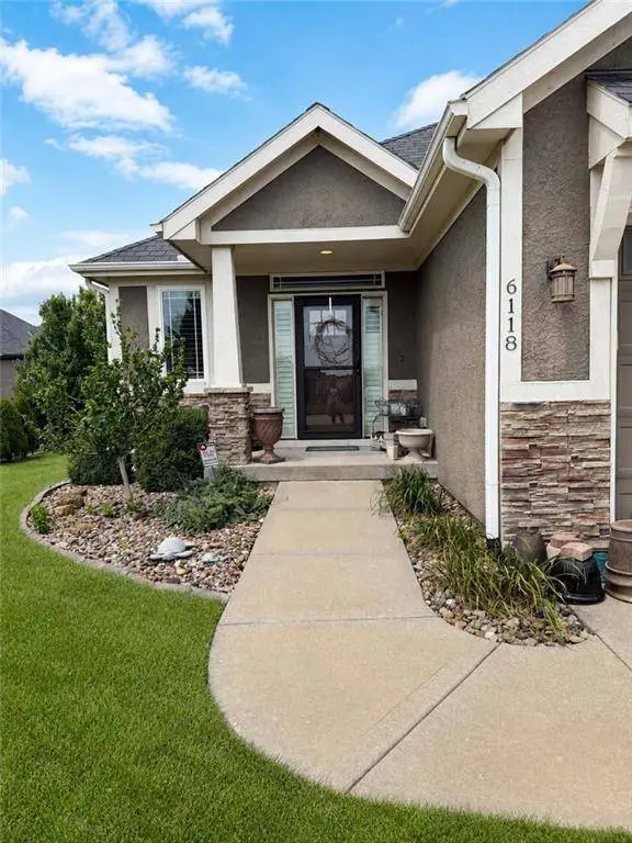 6118 NW 95th ST, Kansas City, MO 64154