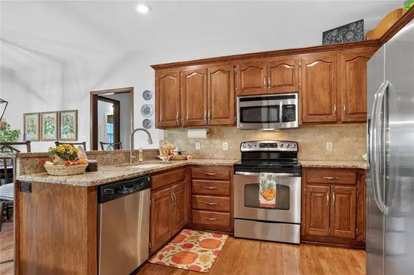 7808 NW 76th PL, Kansas City, MO 64152