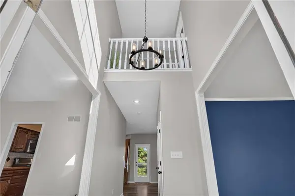 5304 NE Holiday DR, Lee's Summit, MO 64064