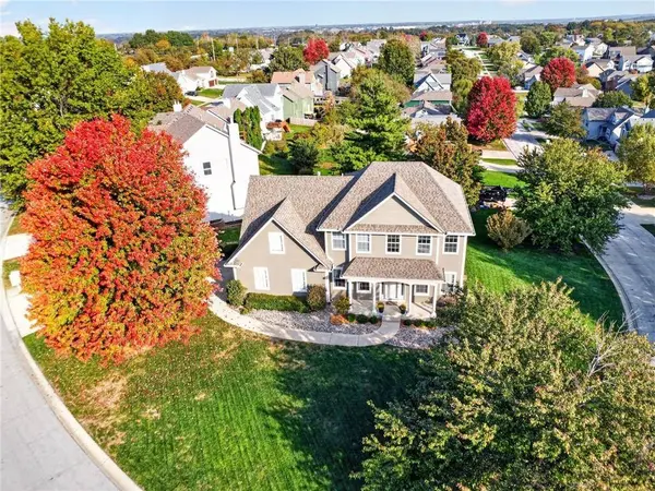 5304 NE Holiday DR, Lee's Summit, MO 64064