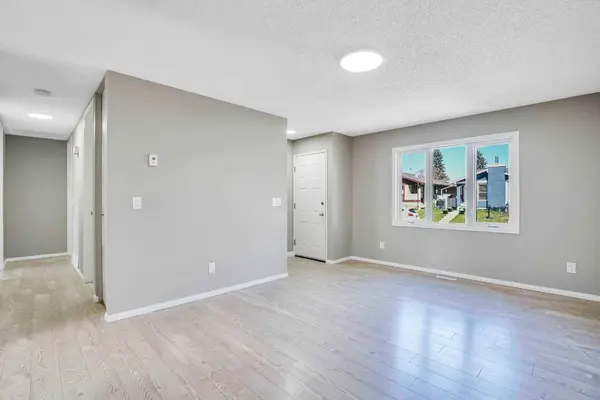 1143 Falworth RD NE, Calgary, AB T3J 1C8