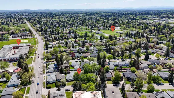 65 Hamlet RD SW, Calgary, AB T2V 3C9