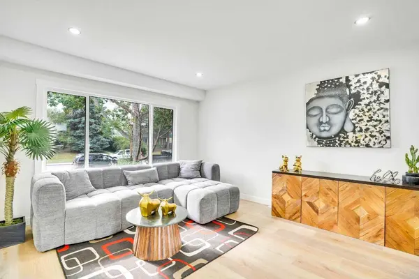 7844 21A ST SE, Calgary, AB T2C 1Z2