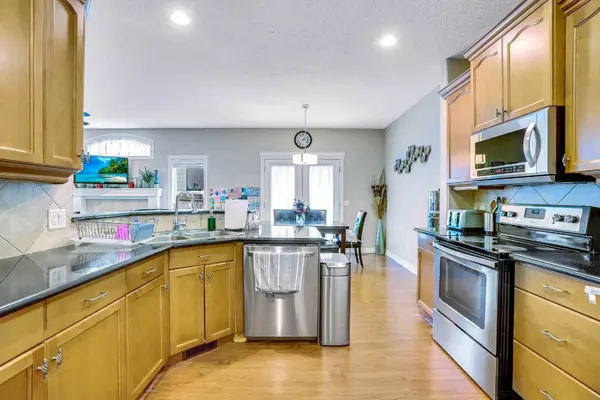 57 Saddleland DR NE, Calgary, AB T3J 5J3