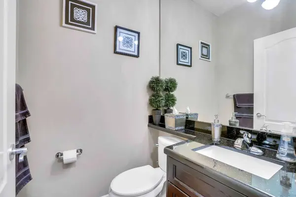 57 Saddleland DR NE, Calgary, AB T3J 5J3