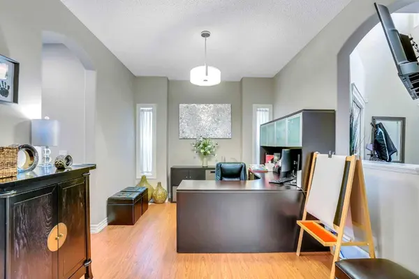 57 Saddleland DR NE, Calgary, AB T3J 5J3