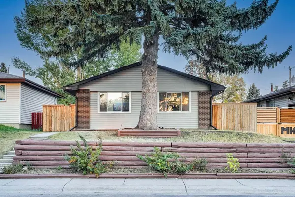 3038 Dover RD SE, Calgary, AB T2B 1V6