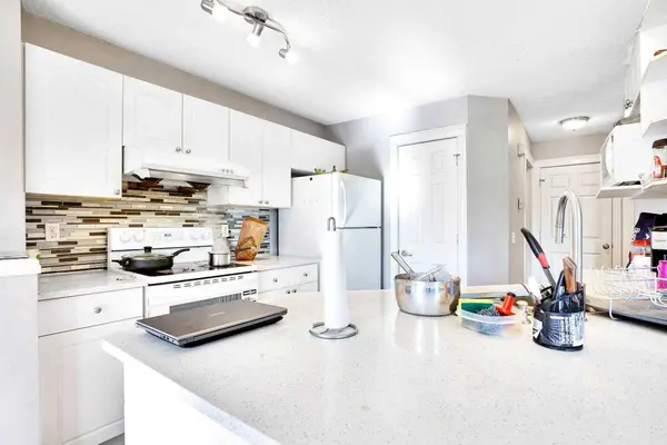 39 Saddleridge Close NE, Calgary, AB T3J 4X2