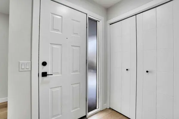 139 Castleglen WAY NE, Calgary, AB T3J 1V2