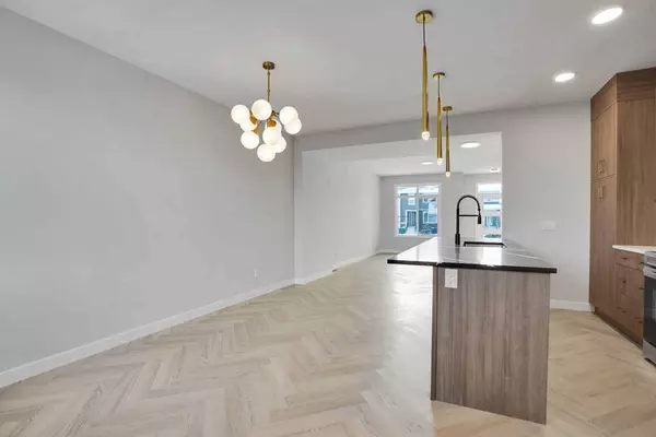 144 Cobblestone Gate SW, Airdrie, AB T4B5J9