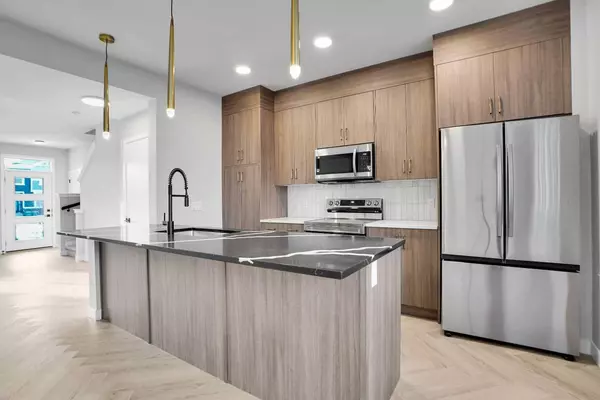 144 Cobblestone Gate SW, Airdrie, AB T4B5J9