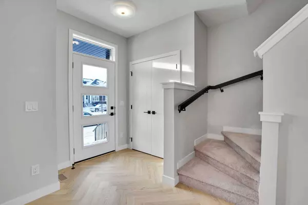 144 Cobblestone Gate SW, Airdrie, AB T4B5J9