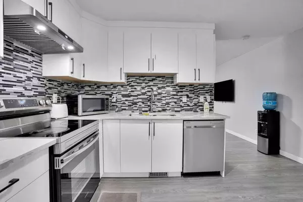 257 Saddlebrook PT NE, Calgary, AB T3J 0G4