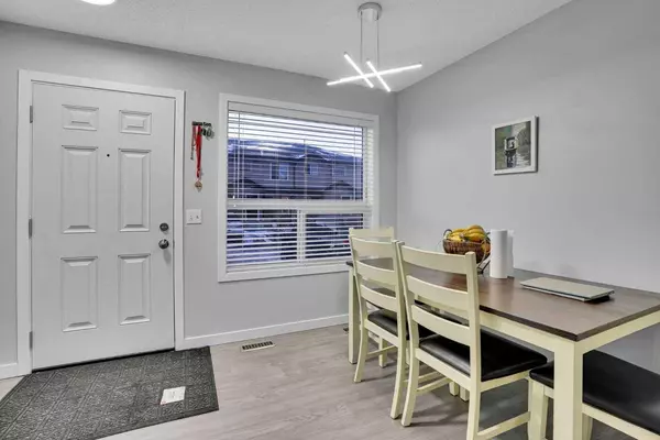 257 Saddlebrook PT NE, Calgary, AB T3J 0G4