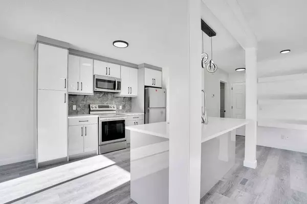 35 Taralea PL NE, Calgary, AB T3J 4W6