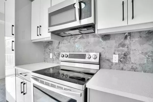 35 Taralea PL NE, Calgary, AB T3J 4W6