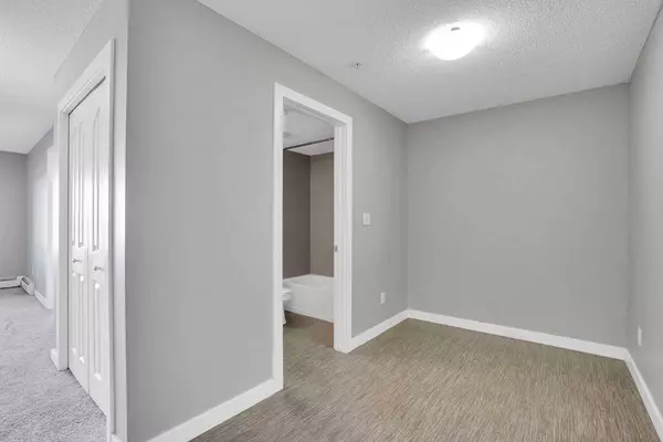 7110 80 AVE NE #318, Calgary, AB T3J 0N4