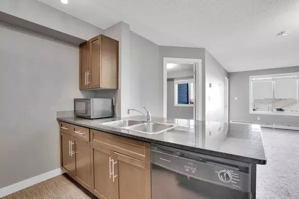 7110 80 AVE NE #318, Calgary, AB T3J 0N4