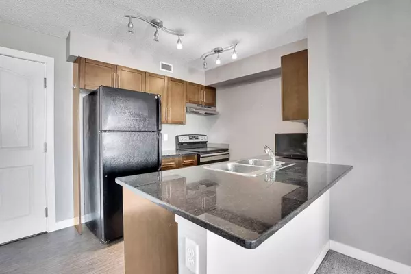 7110 80 AVE NE #318, Calgary, AB T3J 0N4