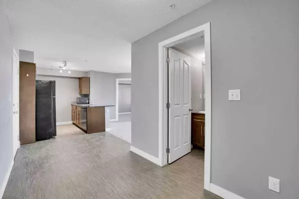 7110 80 AVE NE #318, Calgary, AB T3J 0N4