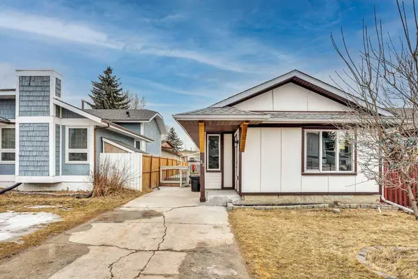 23 Shawmeadows PL SW, Calgary, AB T2Y 1G3