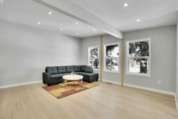 1515 24 AVE NW, Calgary, AB T2E 3S9