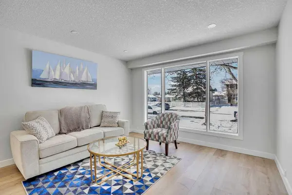 7842 21A ST SE, Calgary, AB T2C 1Z2