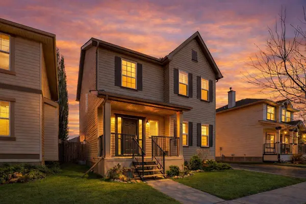 92 Prestwick Heath SE, Calgary, AB T2Z 4E4