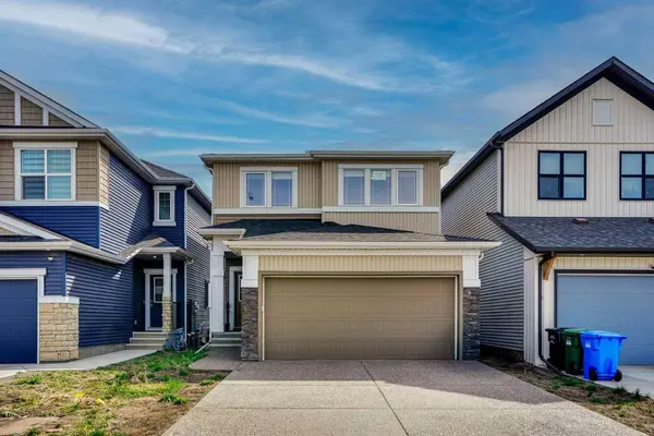 126 Hotchkiss MNR SE, Calgary, AB T3S 0G1