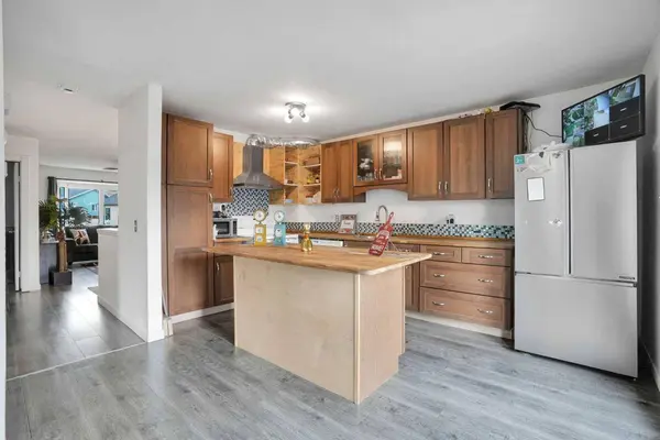 32 Taraglen PL NE, Calgary, AB T3J 2N4