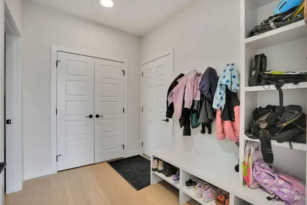 101 Wolf Hollow TER SE, Calgary, AB T2X6C5