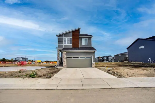 101 Wolf Hollow TER SE, Calgary, AB T2X6C5