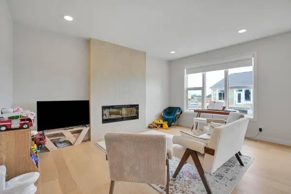 101 Wolf Hollow TER SE, Calgary, AB T2X6C5