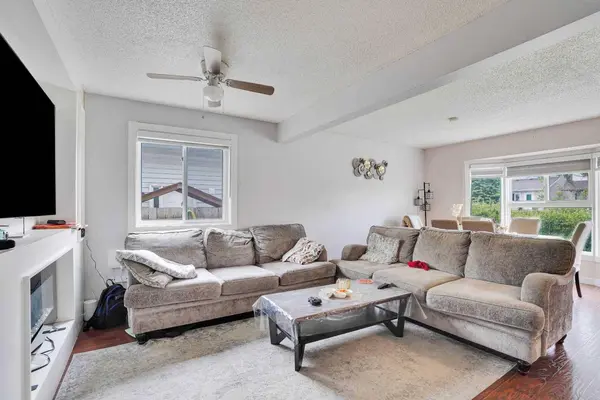 6515 Martingrove DR NE, Calgary, AB T3J 2T7