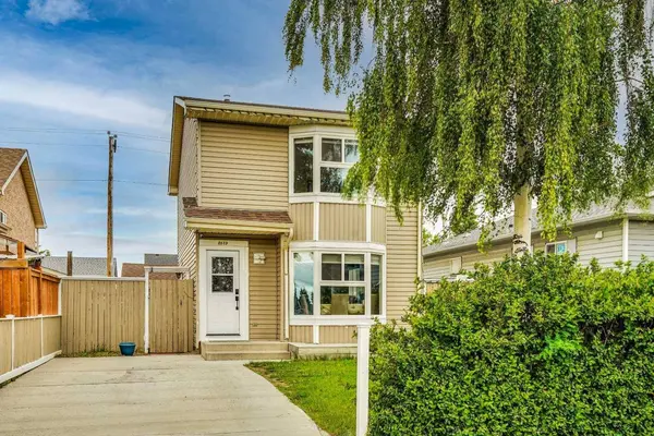 6515 Martingrove DR NE, Calgary, AB T3J 2T7