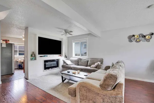 6515 Martingrove DR NE, Calgary, AB T3J 2T7