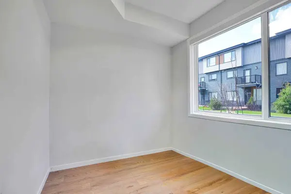 104 Corner Glen CIR NE, Calgary, AB T3N 2E2