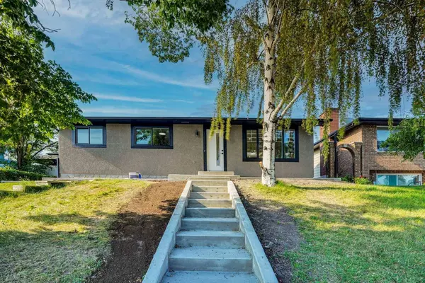 244 S Huntridge RD NE, Calgary, AB T2K 4B6