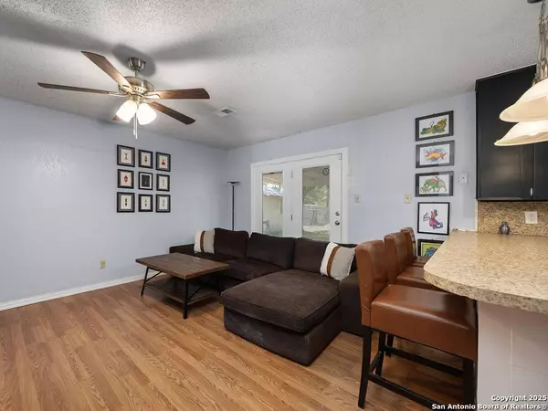 406 Parker Dr, San Marcos, TX 78666