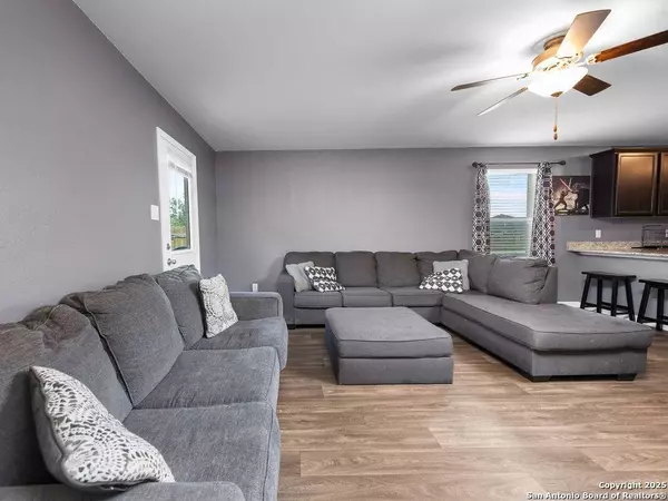 4103 Hidden Hollow Isle, Von Ormy, TX 78073