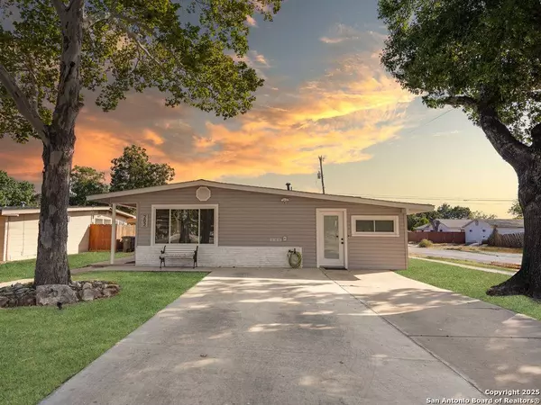 202 Formosa Blvd, San Antonio, TX 78221